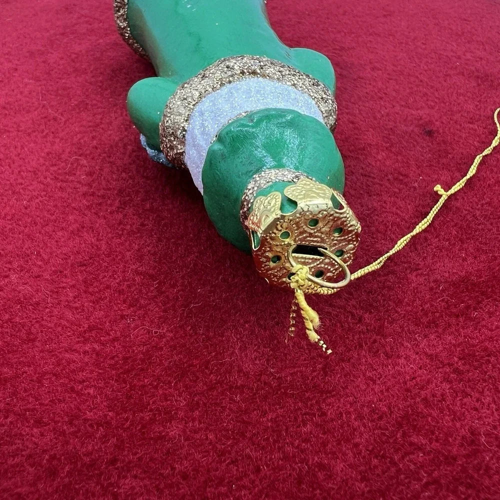 vintage‎ glass Christmas ornament depicting Santa Claus dressed in green - Picture 9 of 12